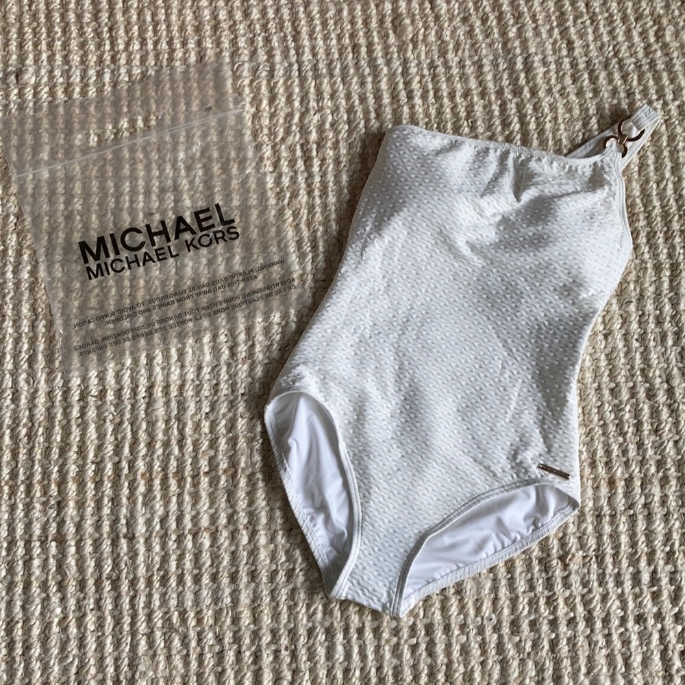 🔥White Hot Michael Kors One shoulder Swimsuit🔥